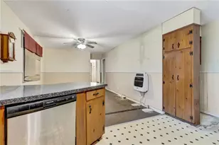 3139 Dodson Dr, East Point, GA 30344 - Photo 17