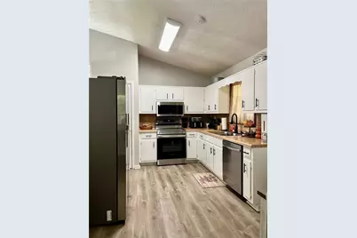 1372 Sir Knights Way, Lawrenceville, GA 30045 - Photo 15