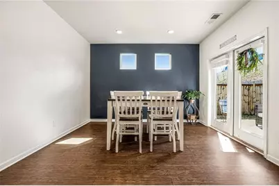 5550 Mirror Lake Drive, Cumming, GA 30028 - Photo 9