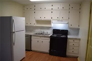 475 Holly Ridge Dr, Lilburn, GA 30047 - Photo 9