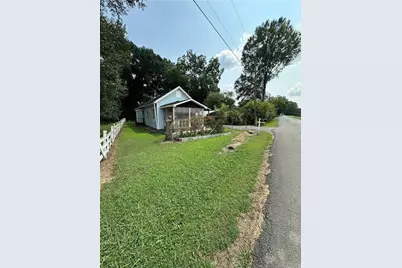 201 N King Street, Calhoun, GA 30701 - Photo 1