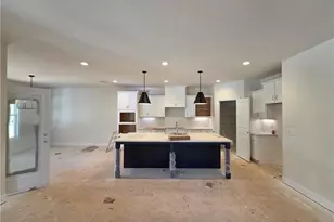 120 Poplar St, Buford, GA 30518 - Photo 7