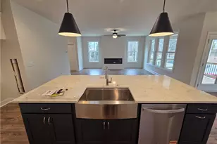 120 Poplar St, Buford, GA 30518 - Photo 7