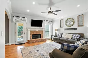 1046 Creek Side Dr, Canton, GA 30115 - Photo 5