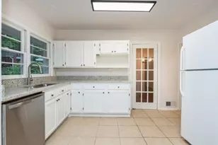 1392 Lively Ridge Rd NE, Atlanta, GA 30329 - Photo 13