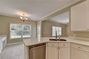 10750 Avian Dr, Alpharetta, GA 30022 - Photo 9