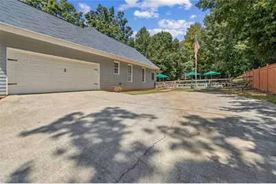 5985 Wigwam Way, Flowery Branch, GA 30542 - Photo 57