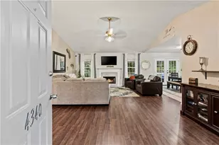 4340 Oak Creek Dr, Gainesville, GA 30506 - Photo 5