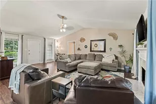 4340 Oak Creek Dr, Gainesville, GA 30506 - Photo 9