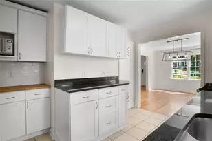 1660 Bristol Dr NE, Atlanta, GA 30329 - Photo 9