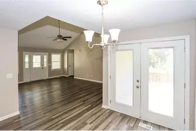 121 Wilson Circle, Carrollton, GA 30117 - Photo 5