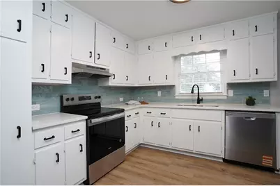 2063 Wellborn Close, Lithonia, GA 30058 - Photo 13