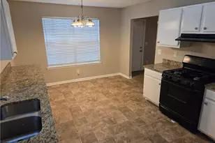 943 Lake Dr Ct, Stone Mountain, GA 30088 - Photo 5