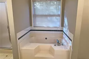 1009 Bexhill Dr, Lawrenceville, GA 30043 - Photo 23