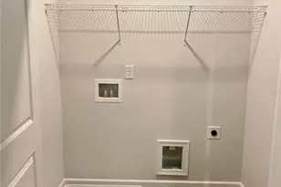 7439 Knoll Hollow Rd, Lithonia, GA 30058 - Photo 11