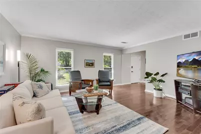 500 Barrington Drive W, Roswell, GA 30076 - Photo 7