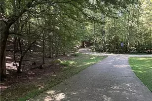 500 Barrington Dr W, Roswell, GA 30076 - Photo 41