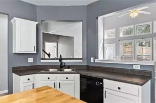 1661 Hedington Ct, Lawrenceville, GA 30045 - Photo 9