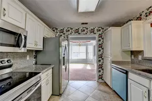 4162 Wyndham Ridge Ct, Buford, GA 30519 - Photo 9