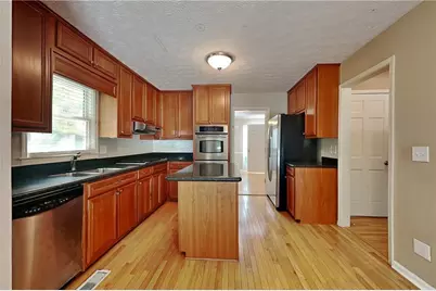 2990 Mountain Trace NE, Roswell, GA 30075 - Photo 7