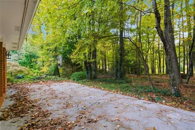 5573 Fallsbrook Trace NW, Acworth, GA 30101 - Photo 31