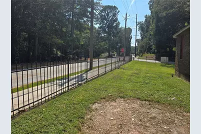 556 Bolton Road NW, Atlanta, GA 30331 - Photo 3