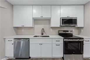 105 Creek View Dr, Hoschton, GA 30548 - Photo 11