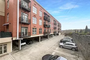 560 Dutch Valley Rd NE, Atlanta, GA 30324 - Photo 11