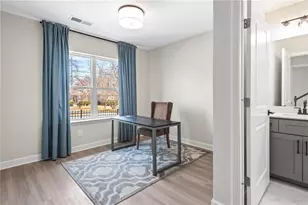 1973 Hollywood Rd NW, Atlanta, GA 30318 - Photo 3