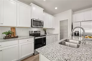 1826 Kingsmere Run Dr, Loganville, GA 30052 - Photo 3