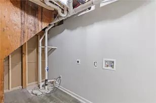 551 Briggs Cir SW, Lilburn, GA 30047 - Photo 29