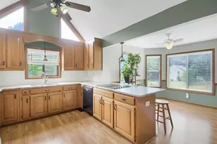 2067 York River Way, Suwanee, GA 30024 - Photo 9