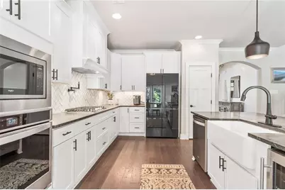 107 Crown Lane, Woodstock, GA 30188 - Photo 5