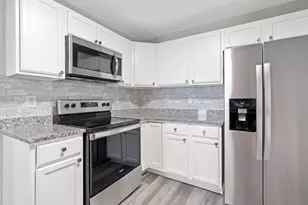 3637 Oakland Spring Ct, Snellville, GA 30039 - Photo 9