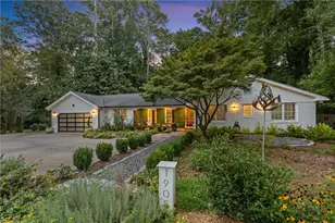 1905 Gainsborough Dr, Atlanta, GA 30341 - Photo 3