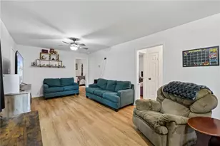 3662 Lakeview Dr, Gainesville, GA 30501 - Photo 9