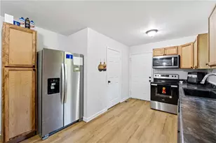 3662 Lakeview Dr, Gainesville, GA 30501 - Photo 15