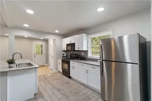 2699 Lincoln Ct NW, Atlanta, GA 30318 - Photo 11