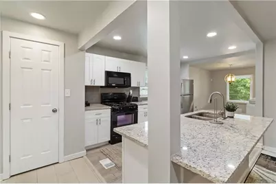 2699 Lincoln Court NW, Atlanta, GA 30318 - Photo 13