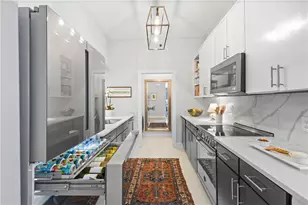 3445 Stratford Rd NE, Atlanta, GA 30326 - Photo 11