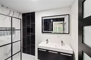 621 Hammond Dr, Atlanta, GA 30328 - Photo 5