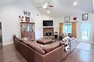 3910 Hamilton Cove Ct, Cumming, GA 30028 - Photo 9