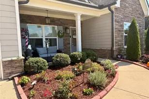 3910 Hamilton Cove Ct, Cumming, GA 30028 - Photo 5