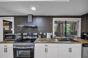 924 Model Ct, Stone Mountain, GA 30088 - Photo 13