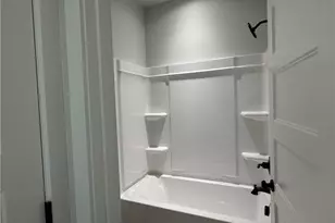 172 Rosewood Park Dr, Hoschton, GA 30548 - Photo 9