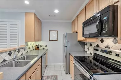 8 Arpege Way NW, Atlanta, GA 30327 - Photo 5