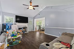 680 Harbor Point Ct, Lawrenceville, GA 30044 - Photo 3