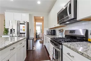 1722 Weatherbrook Cir, Lawrenceville, GA 30043 - Photo 13