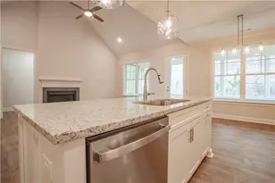 388 Maple View Dr, Carrollton, GA 30117 - Photo 5