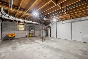 479 Larchmont Cir NW, Atlanta, GA 30318 - Photo 23